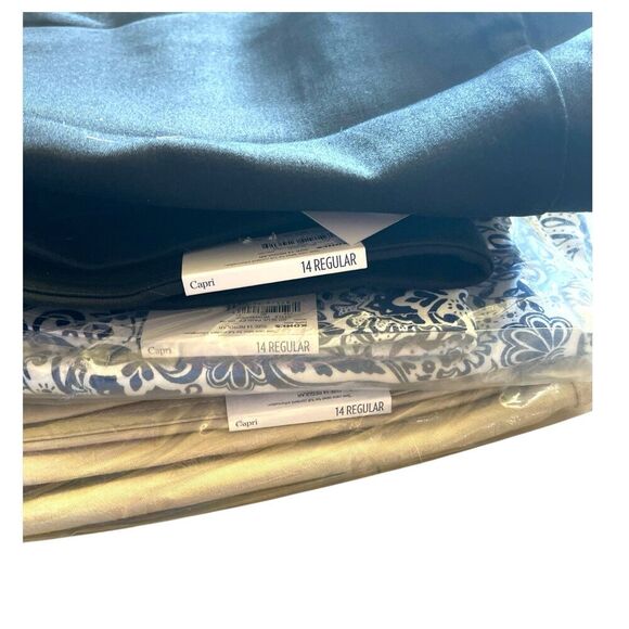 Croft & Barrow Effortless Stretch Capri Pant Women's 14 Pull On Bundle 3 Lot NWT - Picture 6 of 6